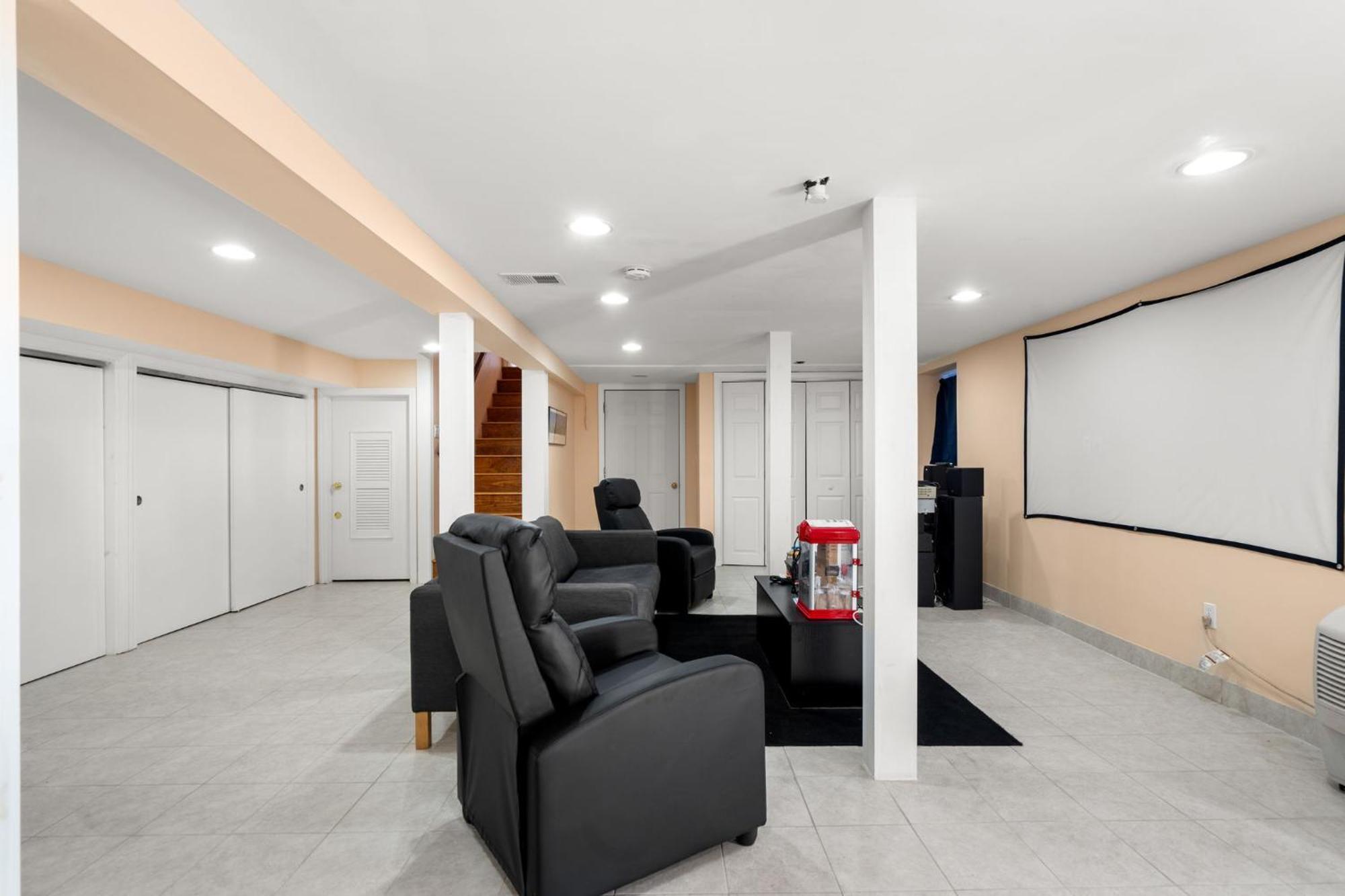 Hot Tub, Electric Bikes, Solo Stove, Projector, Smores Marblehead Exteriör bild